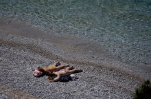 Λουόμενες σε παραλία (ΦΩΤΟ ΑΡΧΕΙΟΥ) - Ο καιρός αύριο Σάββατο 17 Ιουλίου 2021 θα είναι ζεστός