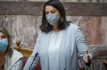 H Νίκη Κεραμέως κατά τη διάρκεια της συζήτησης στην αρμόδια επιτροπή της Βουλής αναφορικά με το νομοσχέδιο για το νέο σχολείο © EUROKINISSI  / ΚΟΝΤΑΡΙΝΗΣ ΓΙΩΡΓΟΣ