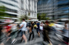 Πολίτες στο Σύνταγμα (ΦΩΤΟ ΑΡΧΕΙΟΥ) - Η Αττική έχει για ένα ακόμη 24ωρο τα περισσότερα από τα νέα κρούσματα κορωνοϊού που ανακοίνωσε σήμερα Τρίτη 20 Ιουλίου 2021 ο ΕΟΔΥ