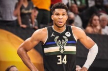 Ο Γιάννης Αντετοκούνμπο