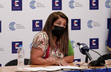 Κορωνοϊός - Κρούσματα: Η Βάνα Παπαευαγγέλου ανακοίνωσε ότι υπάρχει μετατόπιση των νέων κρουσμάτων κορωνοϊού από τους νέους σε άτομα μεγαλύτερης ηλικίας