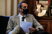 Συνάντηση της Προέδρου της Δημοκρατίας Κατερίνας Σακελλαροπούλου με τον Πρωθυπουργό Κυριάκο Μητσοτάκη © ΕUROKINISSI / ΤΑΤΙΑΝΑ ΜΠΟΛΑΡΗ