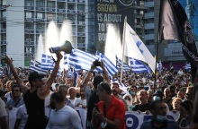 Συγκέντρωση στο κέντρο της Αθήνας, ενάντια στον υποχρεωτικό εμβολιασμό