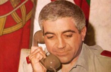 Ο Οτέλο Σαράιβα ντε Καρβάλιο, στρατηγός του «κινήματος των λοχαγών»