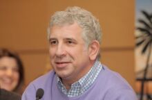 Ο Πέτρος Φιλιππίδης