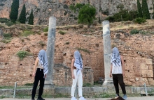 Στιγμιότυπο από το έργο του Σπύρου Κουβαρά «Ρίζωμα[Ρέκβιεμ για τον μη-τόπο]»