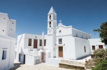 Στιγμιότυπο από το νησί της Τήνου © UNSPLASH -  Και η Τήνος στα κόκκινα νησιά