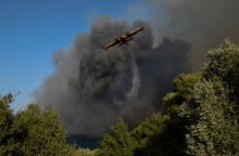 Φωτιά στην Αχαΐα: Για «πολύ βελτιωμένη» εικόνα έκανε λόγο ο Μιχάλης Χρυσοχοΐδης - Συνεχίζονται οι επιχειρήσεις με ενισχυμένες δυνάμεις της Πυροσβεστικής