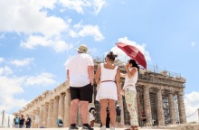 Πτήσεις με drone πάνω από την Ακρόπολη και την πλατεία της Ομόνοιας με χρήση θερμικής κάμερας κατέγραψαν την προέλαση του καύσωνα στην Αθήνα