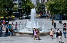 Καύσωνας στο κέντρο της Αθήνας © EUROKINISSI