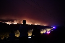 Φωτογραφία από το πύρινο μέτωπο στις Αφίδνες