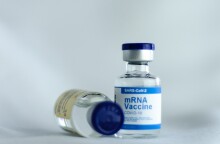 Η Moderna Inc ανακοίνωσε ότι το εμβόλιό της κατά της Covid-19 είναι αποτελεσματικό κατά 93% © UNSPLASH