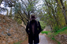 Ο Χάρης Βεραμόν, δημιουργός της true crime σειράς ντοκιμαντέρ «Ίχνη στο Σκοτάδι»