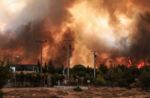 Αποπνικτική η ατμόσφαιρα μετά τις πυρκαγιές