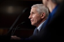 Ο διευθυντής του Εθνικού Ινστιτούτου Αλλεργιών και Λοιμωδών Νοσημάτων των ΗΠΑ Άντονι Φάουτσι © ΕPA /Stefani Reynolds 