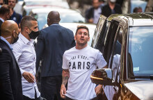 Στο Παρίσι ο Λιονέλ Μέσι, το νέο αστέρι της Παρί Σεν Ζερμέν