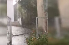 Η κακοκαιρία πλήττει τη Φθιώτιδα, με χαλάζι να πέφτει σε χωριά