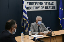 Χαράλαμπος Γώγος και Βασίλης Κοντοζαμάνης στην ενημέρωση για τον κορωνοϊό από το Υπουργείο Υγείας