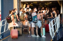 Τα νέα κρούσματα κορωνοϊού, οι θάνατοι, οι διασωληνωμένοι στις ΜΕΘ και η κατανομή των μολύνσεων σήμερα 15/8/2021 © EUROKINISSI