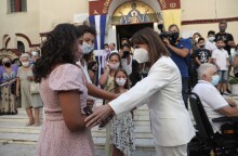 Η Κατερίνα Σακελλαροπούλου στον εορτασμός της Κοιμήσεως της Θεοτόκου στον Ιερό Ναό Κοιμήσεως της Θεοτόκου στη Νέα Φιλαδέλφεια ©EUROKINISSI / ΓΙΑΝΝΗΣ ΠΑΝΑΓΟΠΟΥΛΟΣ