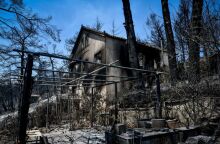 Καμένη κατοικία στη βορειοανατολική Αττική - Ανακοινώθηκαν τα μέτρα στήριξης © EUROKINISSI/ΤΑΤΙΑΝΑ ΜΠΟΛΑΡΗ 