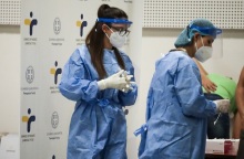 Κλιμάκια του ΕΟΔΥ πραγματοποιούν δωρεάν rapid test για τον κορωνοϊό