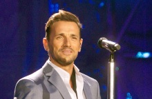 Ο τραγουδιστής, Νίκος Βέρτης