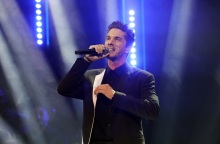 Ο τραγουδιστής, Νίκος Οικονομόπουλος