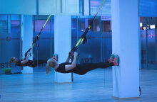 Άσκηση ενδυνάμωσης και ισορροπίας με TRX σε γυμναστήριο (ΦΩΤΟ ΑΡΧΕΙΟΥ) - Νέα μέτρα για ανεμβολίαστους και εμβολιασμένους από τις 13 Σεπτεμβρίου 2021