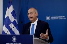 Ο κυβερνητικός εκπρόσωπος, Γιάννης Οικονόμου, κατά τη διάρκεια της ενημέρωσης των πολιτικών συντακτών