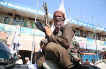 Ταλιμπάν με καλάσνικοφ στο Αφγανιστάν - «Τσουνάμι» καταγγελιών για βία κατά εργαζομένων του ΟΗΕ