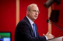 Ο κυβερνητικός εκπρόσωπος, Γιάννης Οικονόμου