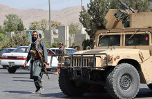 Αφγανιστάν: Ταλιμπάν σε σημείο ελέγχου δρόμου που οδηγεί στο αεροδρόμιο της Καμπούλ