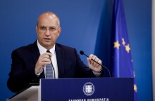 Ο κυβερνητικός εκπρόσωπος, Γιάννης Οικονόμου, κατά τη διάρκεια της ανακοίνωσης του ανασχηματισμού