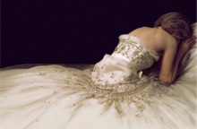 Η Κρίστεν Στιούαρτ στην αφίσα της ταινίας «Σπένσερ»