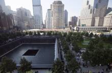 Μνημείο στο σημείο των Δίδυμων Πύργων μετά την επίθεση της 11ης Σεπτεμβρίου