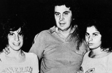 Ο Μίκης Θεοδωράκης με τα παιδιά του © George M. Theodorakis / Facebook