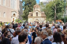 Μίκης Θεοδωράκης: Σε λαϊκό προσκύνημα η σορός του