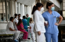 Υγειονομικοί - Εργαζόμενοι σε νοσοκομείο