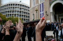 Η απώλεια του Μίκη Θεοδωράκη και ο πολιτισμός του πένθους