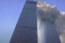 Οι Δίδυμοι Πύργοι στις φλόγες - Εξτρεμιστές της Αλ Κάιντα έκαναν αεροπειρατεία σε αεροσκάφη και τα έριξαν στο Παγκόσμιο Κέντρο Εμπορίου στη Νέα Υόρκη
