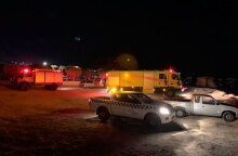 Σε ετοιμότητα πυροσβεστικό και όχημα διάσωσης του αεροδρομίου στη Σάμο, μετά την πτώση αεροσκάφους στη θάλασσα