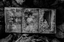 Φωτογραφία παιδιών από συντρίμμια μετά από επίθεση Ισλαμιστών