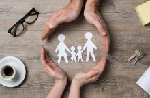 Οικογένεια (ΦΩΤΟ ΑΡΧΕΙΟΥ) - Όταν υπάρχουν διαζευγμένοι γονείς ή σε διάσταση περιπλέκεται το θέμα για τον εμβολιασμός του παιδιού κατά του κορωνοϊού