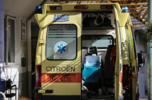 Ασθενοφόρο ΕΚΑΒ (ΦΩΤΟ ΑΡΧΕΙΟΥ) - Δύο νεκροί σε τροχαίο δυστύχημα στο Καματερό