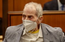 Ο βαθύπλουτος κληρονόμος Ρόμπερτ Νταρστ καταδικάστηκε για τη δολοφονία της καλύτερής του φίλης, Σούζαν Μπέρμαν το 2000