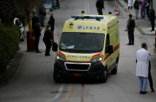 Ασθενοφόρο του ΕΚΑΒ (ΦΩΤΟ ΑΡΧΕΙΟΥ) - 6χρονος στην Πάτρα διασωληνώθηκε στη ΜΕΘ μετά από ατύχημα με καρτ