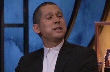 Ο Σωτήρης Κοντιζάς γίνεται... Βίτο Κορλεόνε («Ο Νονός») στα γυρίσματα του MasterChef