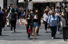 Κοπέλα με μάσκα για τον κορωνοϊό στο Σύνταγμα (ΦΩΤΟ ΑΡΧΕΙΟΥ) - 1.305 νέα κρούσματα κορωνοϊού ανακοίνωσε σήμερα Κυριακή 19 Σεπτεμβρίου 2021 ο ΕΟΔΥ