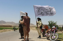 Ταλιμπάν σε σημείο ελέγχου κεντρικής οδικής αρτηρίας στο Αφγανιστάν